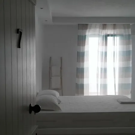 Naxian Spirit & 4* Agia Anna (Naxos)